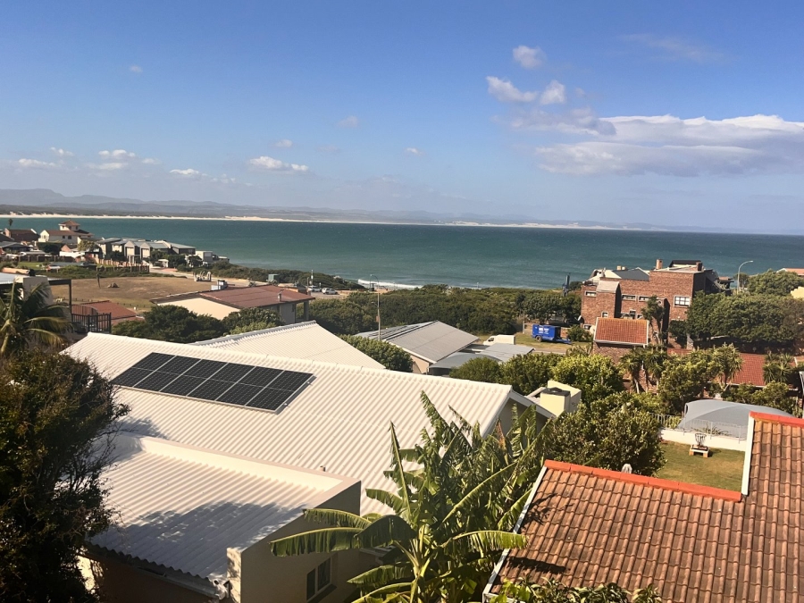 3 Bedroom Property for Sale in Wavecrest Eastern Cape